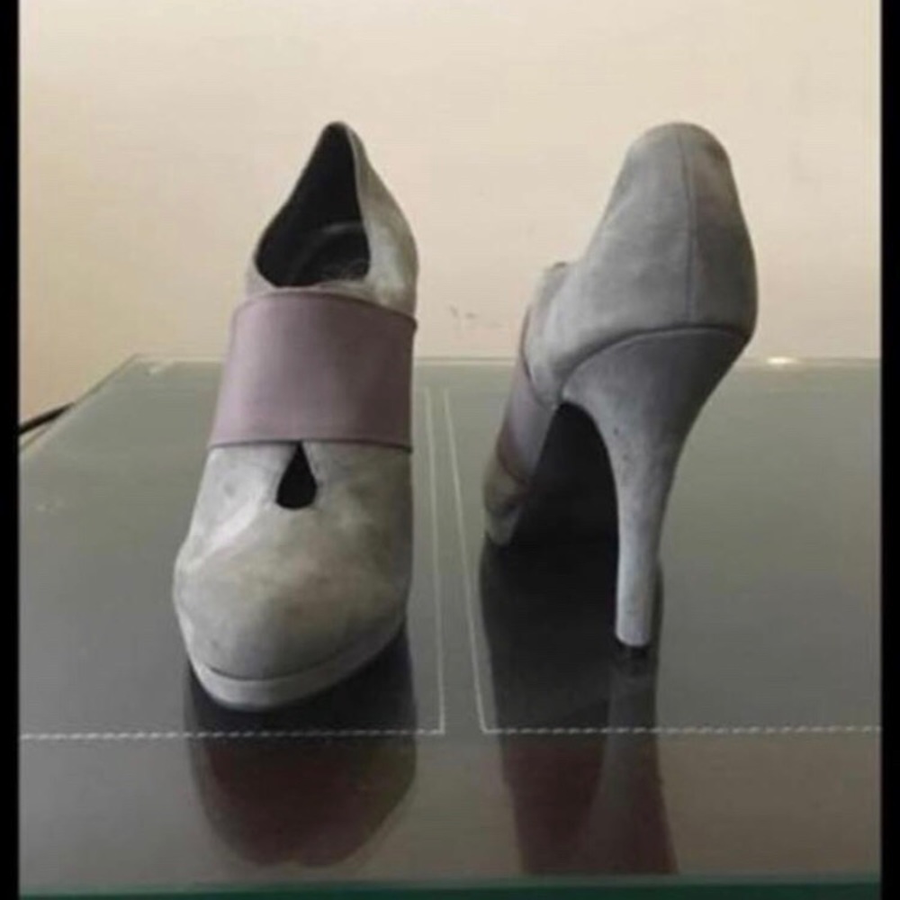 Jessica Simpson platform Grey Shoes..New